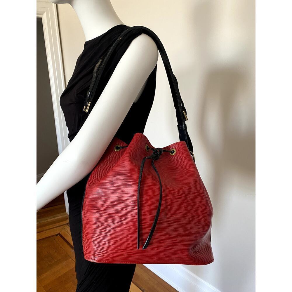 Louis Vuitton Noé Epi Red Leather Shoulder Bag